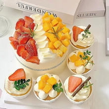 田林县田林火车站有几家蛋糕店